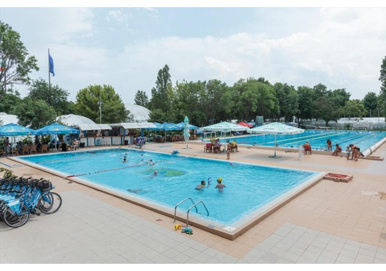 Luxury Apartment On The First Line To The Sea Burgas City Eksteriør billede
